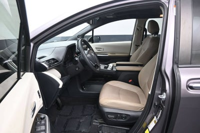 2021 Toyota Sienna Platinum