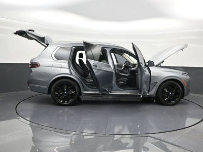 2025 BMW X7 xDrive40i