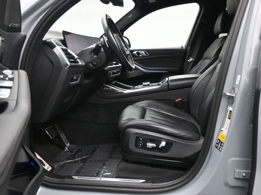 2023 BMW X7 M60i
