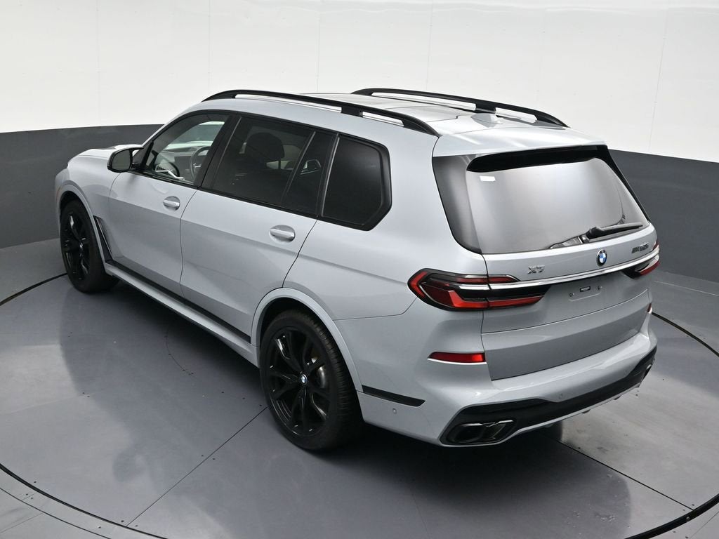 2023 BMW X7 M60i