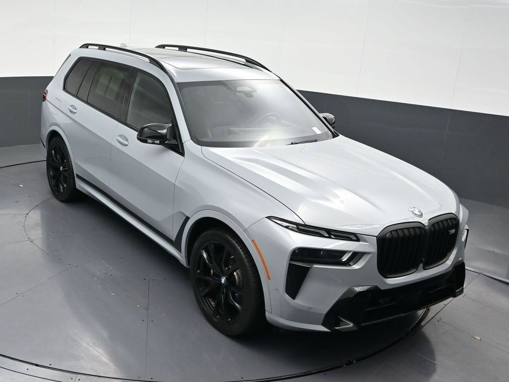 2023 BMW X7 M60i