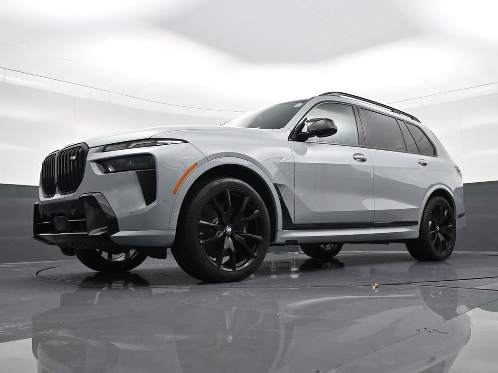 2023 BMW X7 M60i