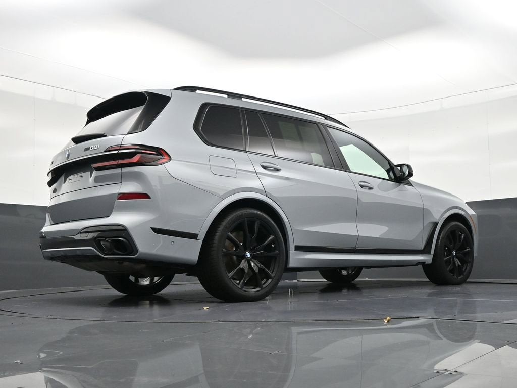2023 BMW X7 M60i