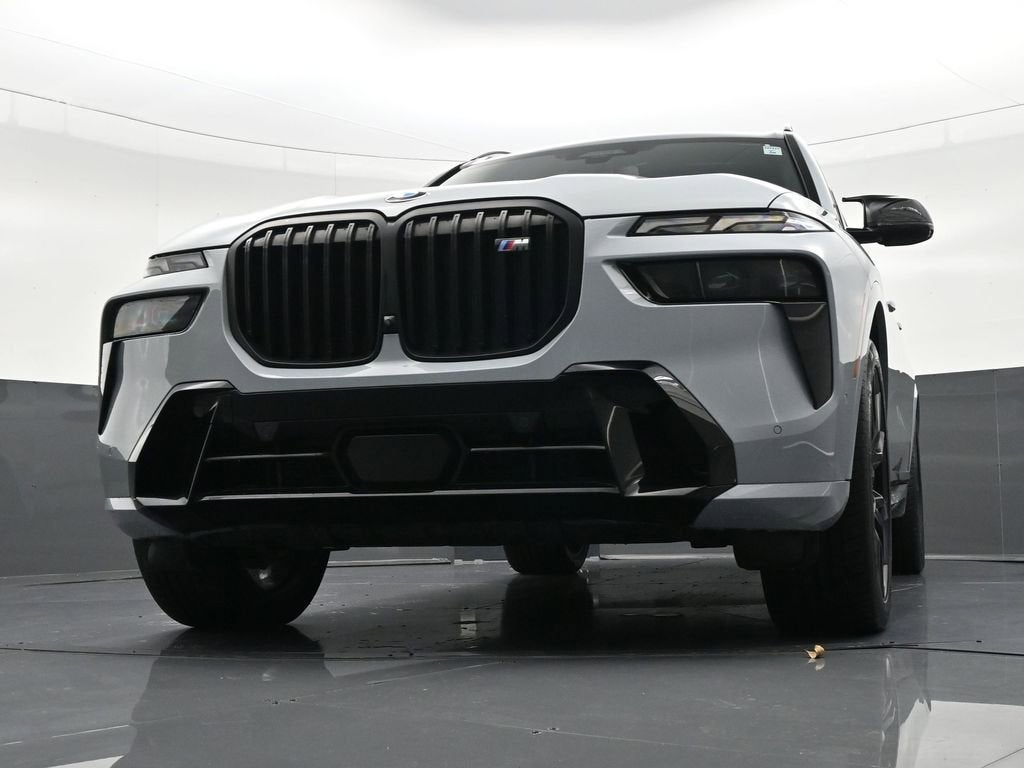 2023 BMW X7 M60i