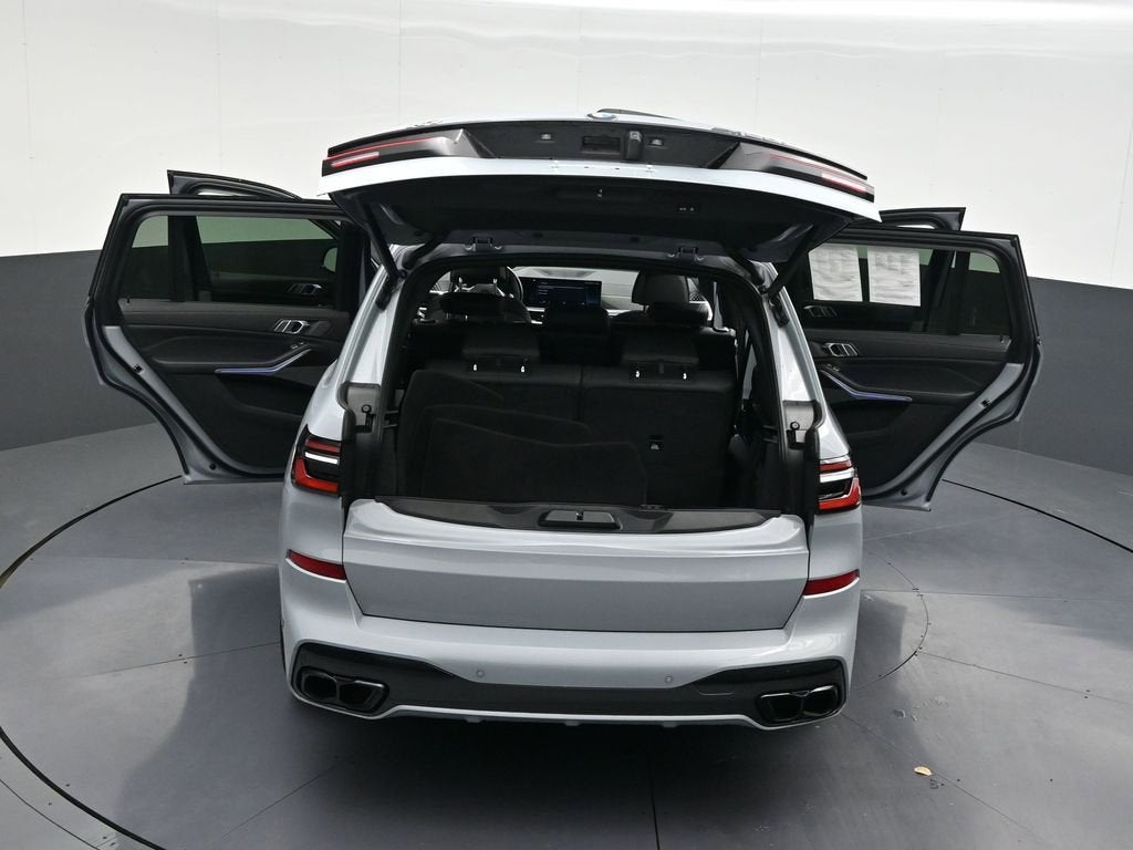2023 BMW X7 M60i