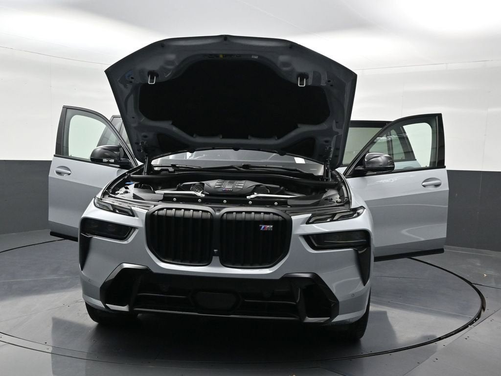 2023 BMW X7 M60i