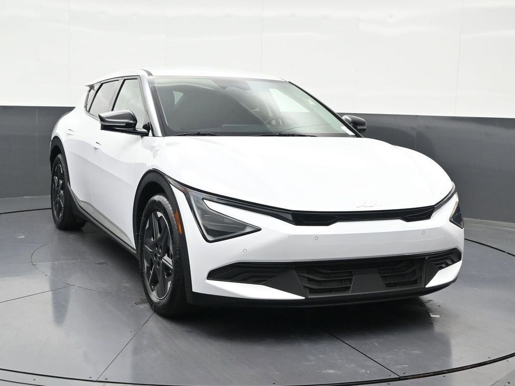 2025 Kia EV6 Light