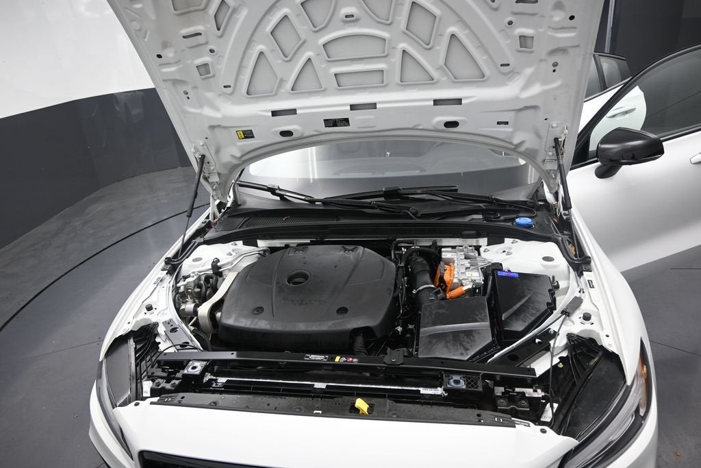 2024 Volvo S60 Recharge Plug-In Hybrid T8 Plus Dark Theme