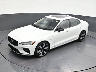 2024 Volvo S60 Recharge Plug-In Hybrid T8 Plus Dark Theme