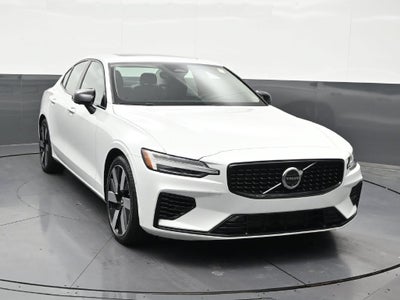 2024 Volvo S60 Recharge Plug-In Hybrid T8 Plus Dark Theme