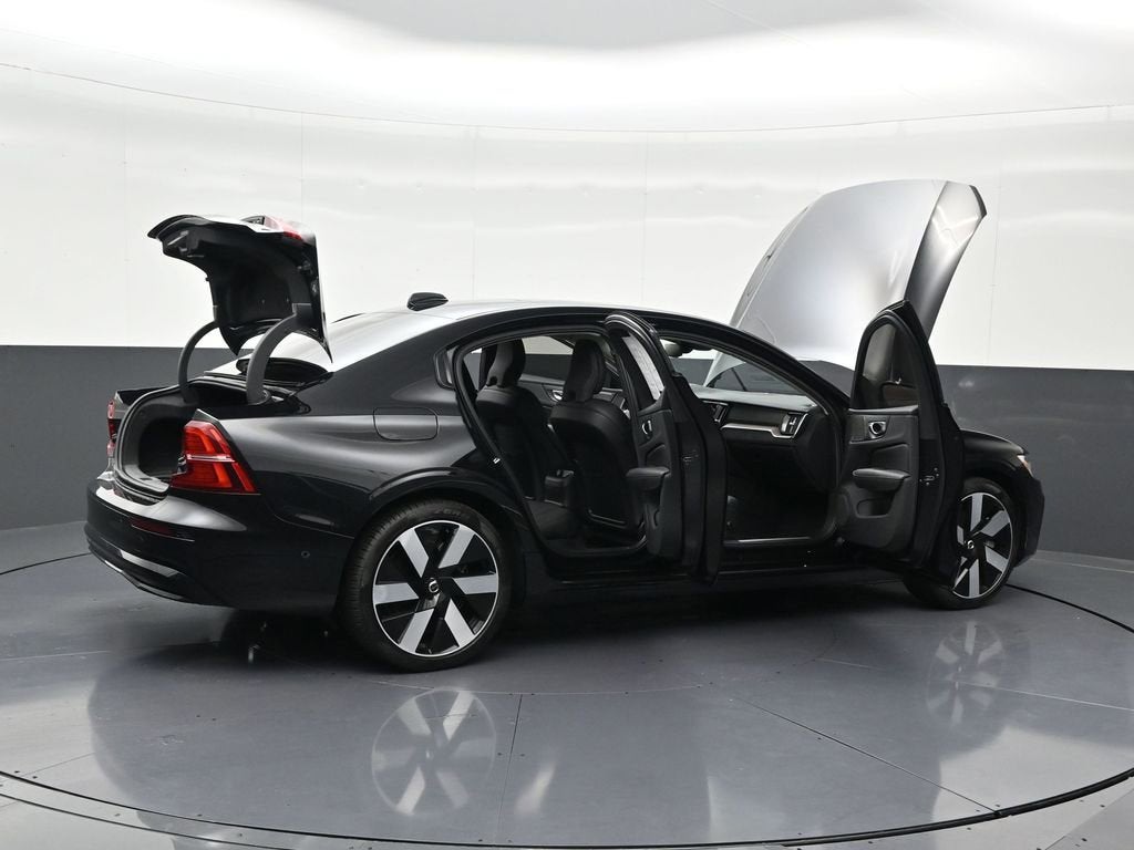 2024 Volvo S60 Recharge Plug-In Hybr Plus Dark Theme