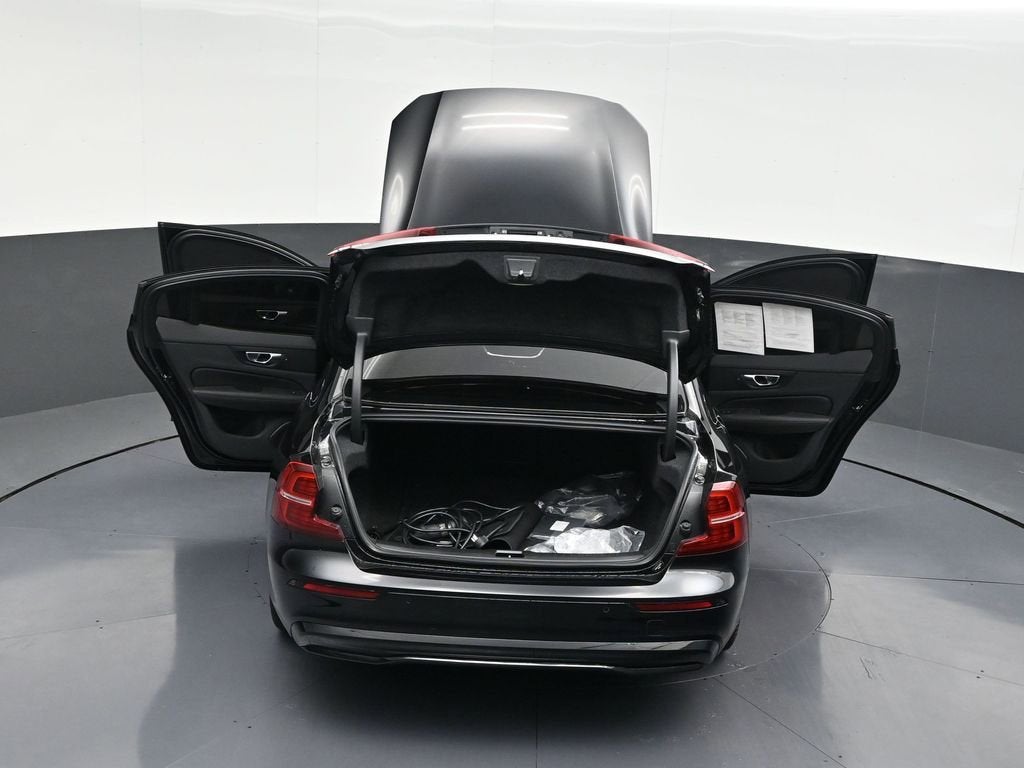 2024 Volvo S60 Recharge Plug-In Hybr Plus Dark Theme