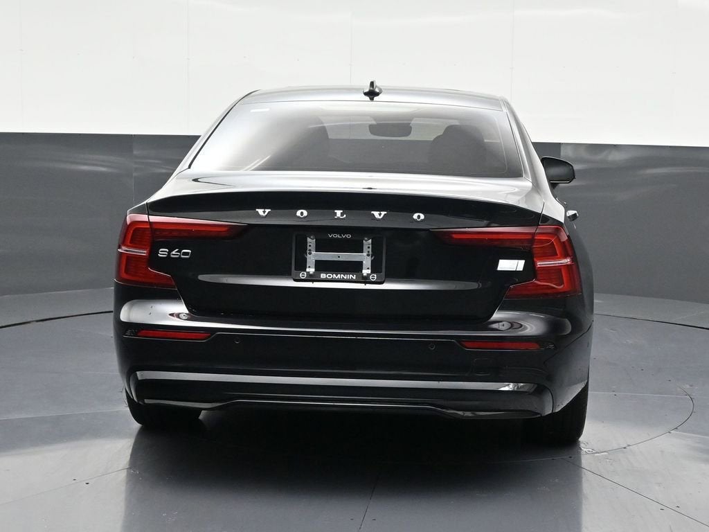 2024 Volvo S60 Recharge Plug-In Hybr Plus Dark Theme