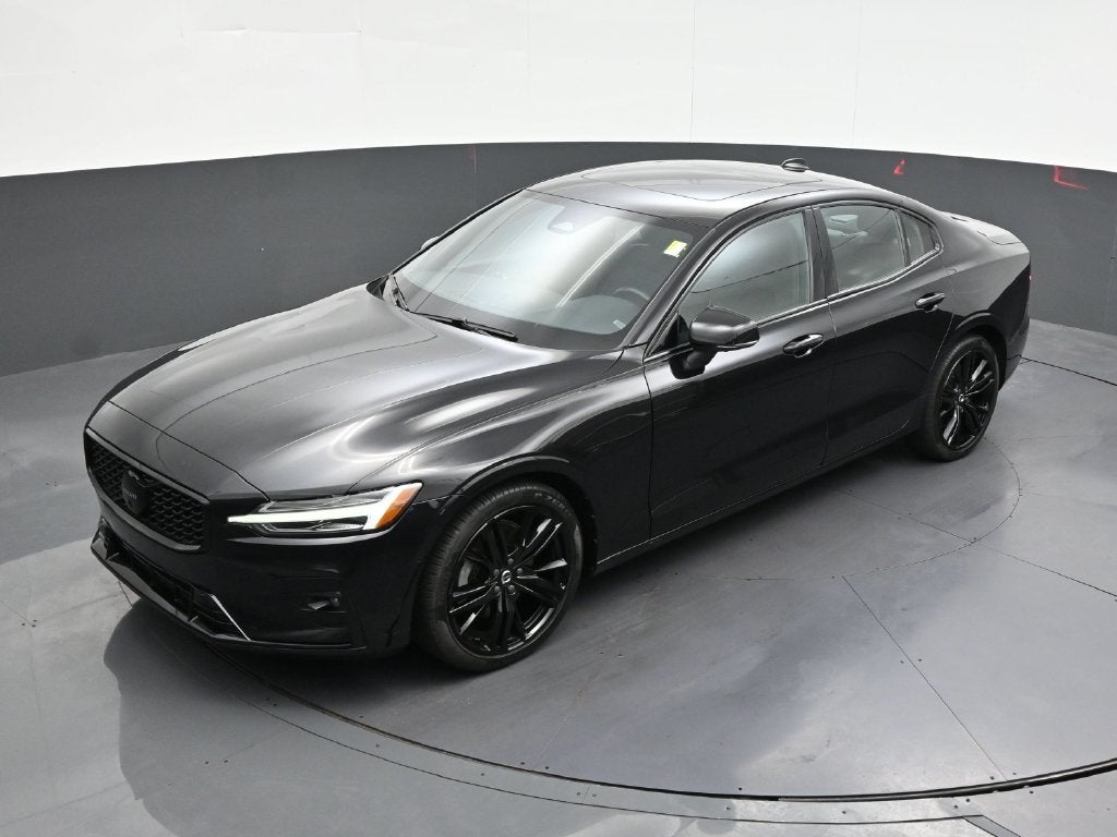 2024 Volvo S60 Plus Black Edition