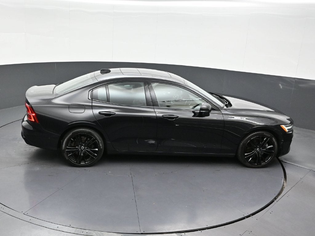 2024 Volvo S60 Plus Black Edition