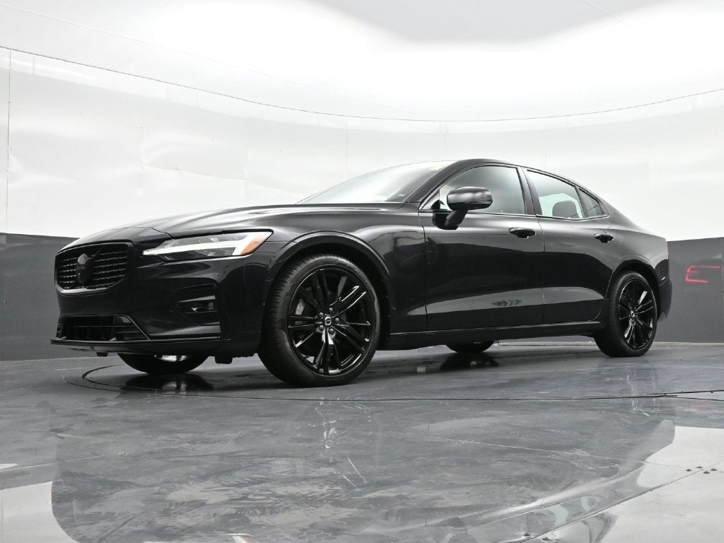 2024 Volvo S60 Plus Black Edition