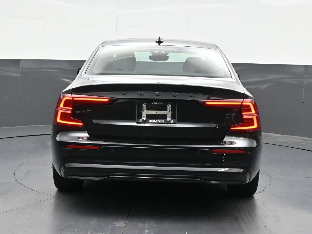 2024 Volvo S60 Plus Black Edition