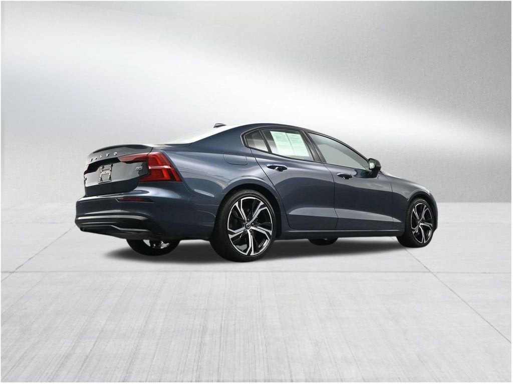 2023 Volvo S60 Core Dark Theme
