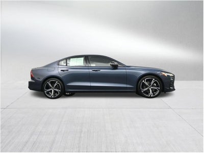 2023 Volvo S60 Core Dark Theme