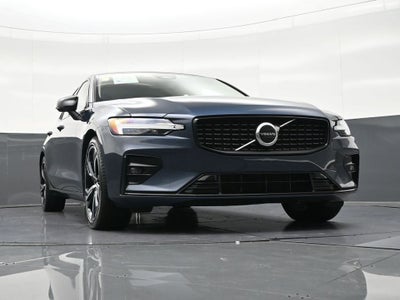 2023 Volvo S60 Core Dark Theme
