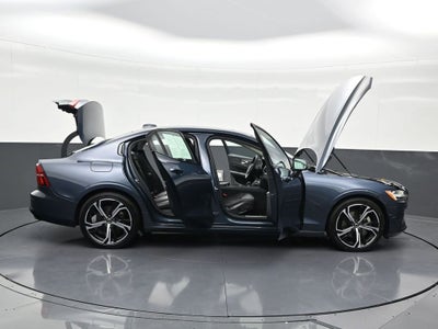 2023 Volvo S60 Core Dark Theme