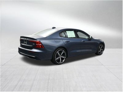 2023 Volvo S60 Core Dark Theme
