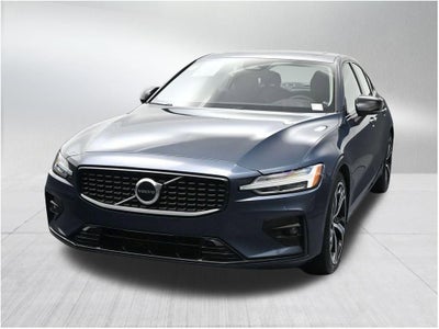 2023 Volvo S60 Core Dark Theme
