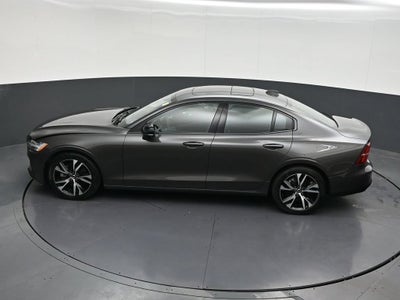 2024 Volvo S60 B5 Core Dark Theme