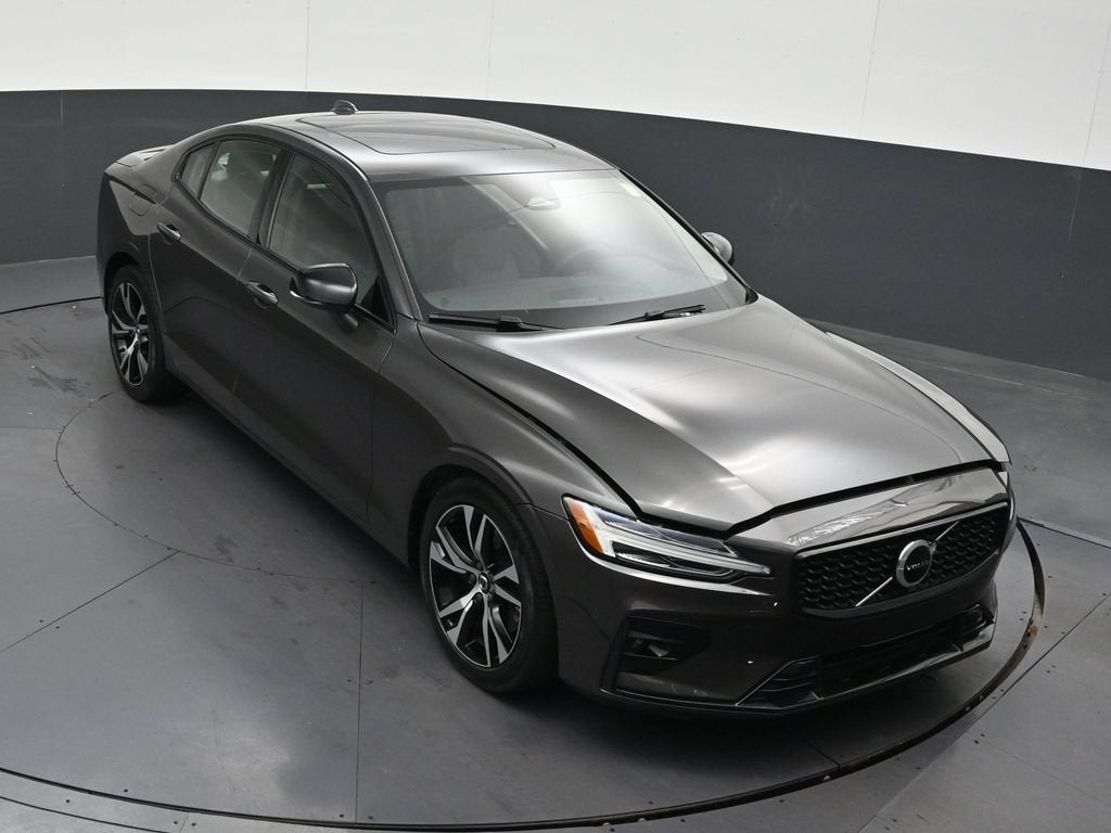 2024 Volvo S60 B5 Core Dark Theme
