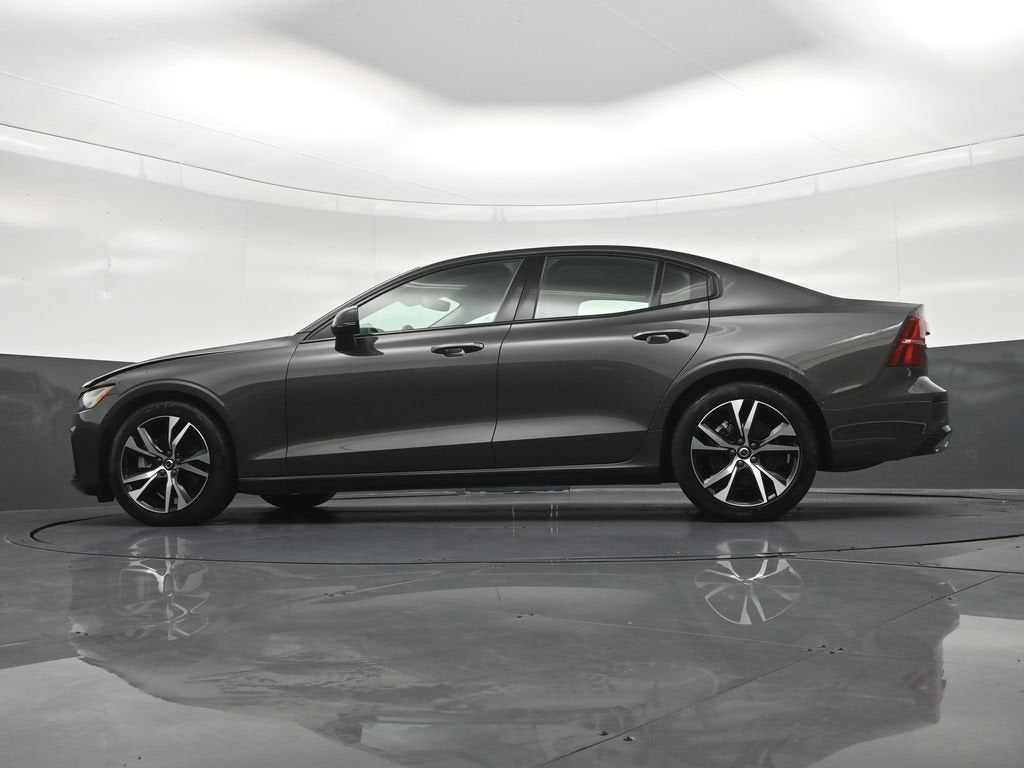2024 Volvo S60 B5 Core Dark Theme