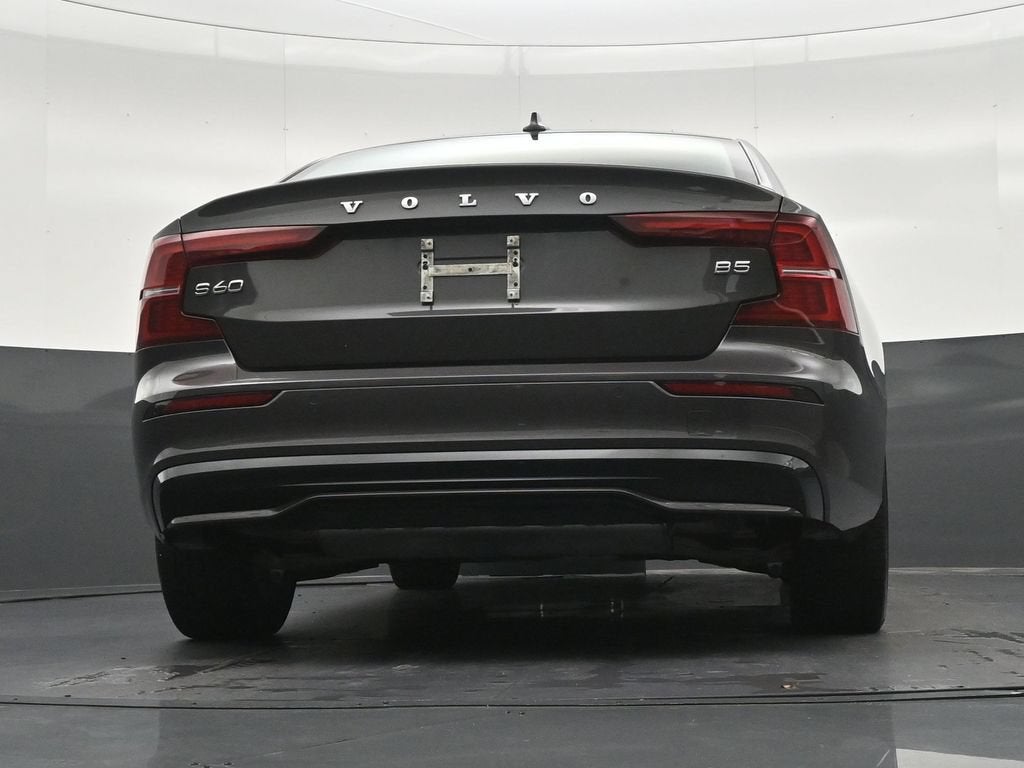 2024 Volvo S60 B5 Core Dark Theme