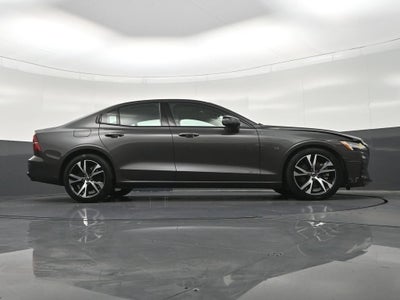 2024 Volvo S60 B5 Core Dark Theme