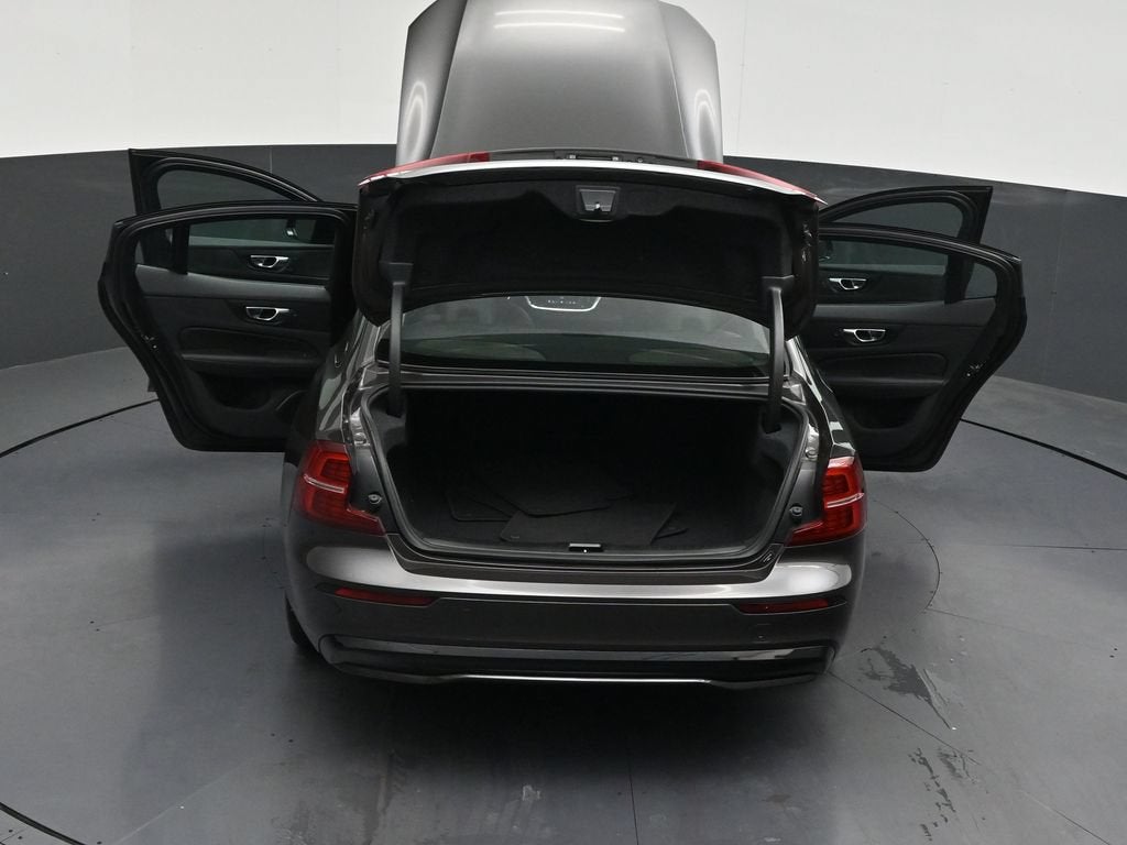 2024 Volvo S60 B5 Core Dark Theme