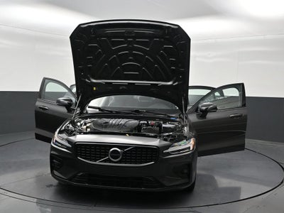 2024 Volvo S60 B5 Core Dark Theme