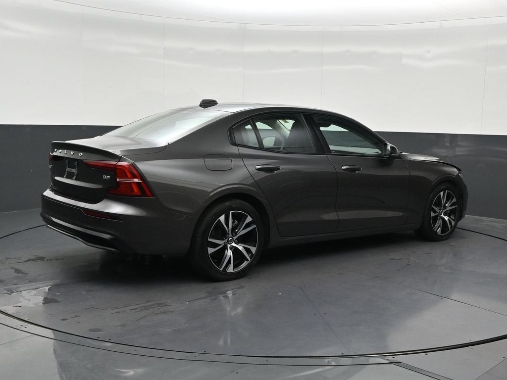 2024 Volvo S60 B5 Core Dark Theme