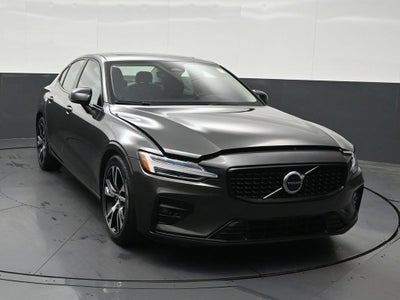 2024 Volvo S60 B5 Core Dark Theme