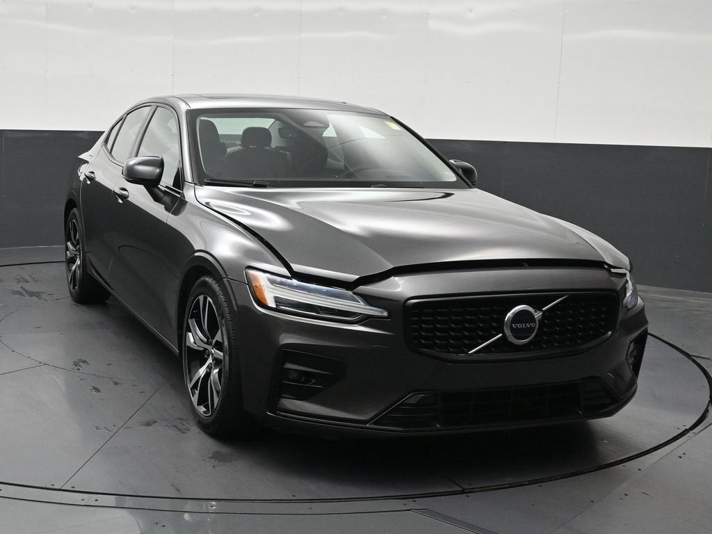 2024 Volvo S60 B5 Core Dark Theme