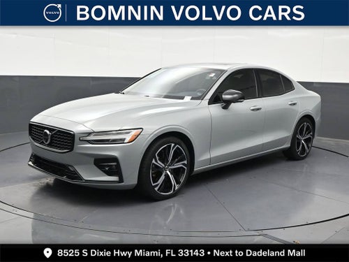 2024 Volvo S60 Plus Dark Theme