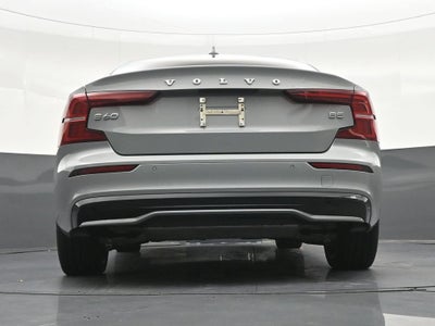 2024 Volvo S60 Plus Dark Theme