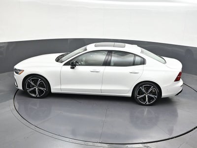 2024 Volvo S60 B5 Plus Dark Theme