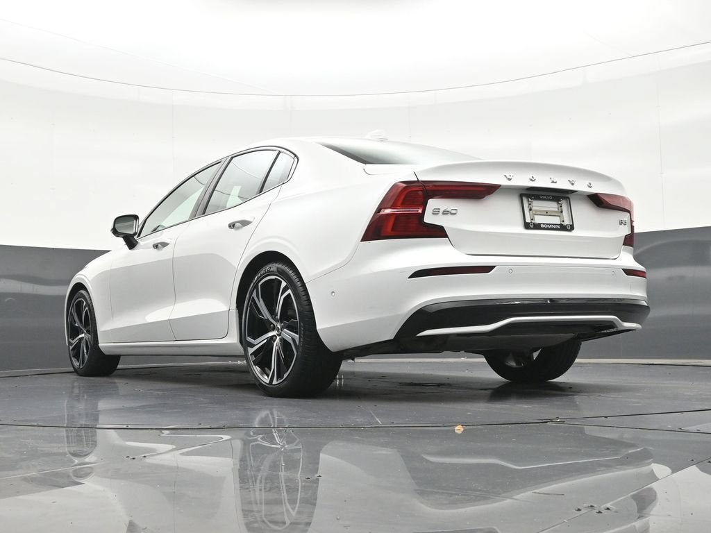 2024 Volvo S60 B5 Plus Dark Theme