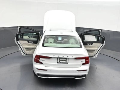 2024 Volvo S60 B5 Plus Dark Theme