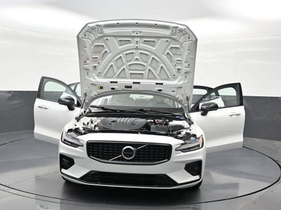 2024 Volvo S60 B5 Plus Dark Theme