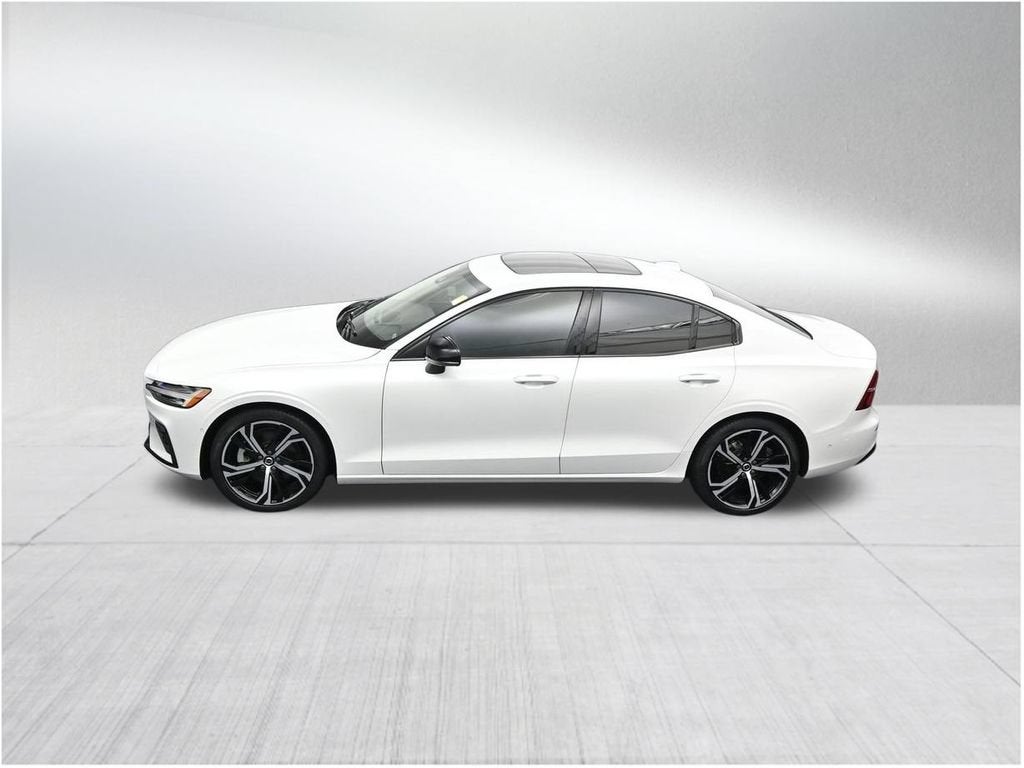 2024 Volvo S60 Plus Dark Theme