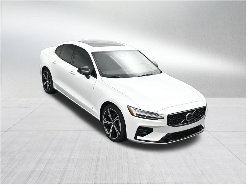 2024 Volvo S60 Plus Dark Theme