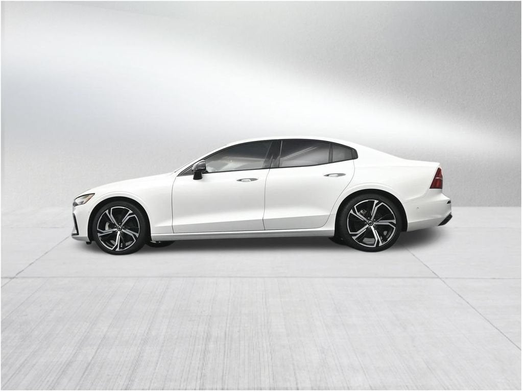 2024 Volvo S60 Plus Dark Theme