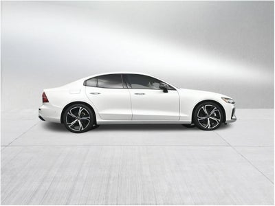 2024 Volvo S60 Plus Dark Theme