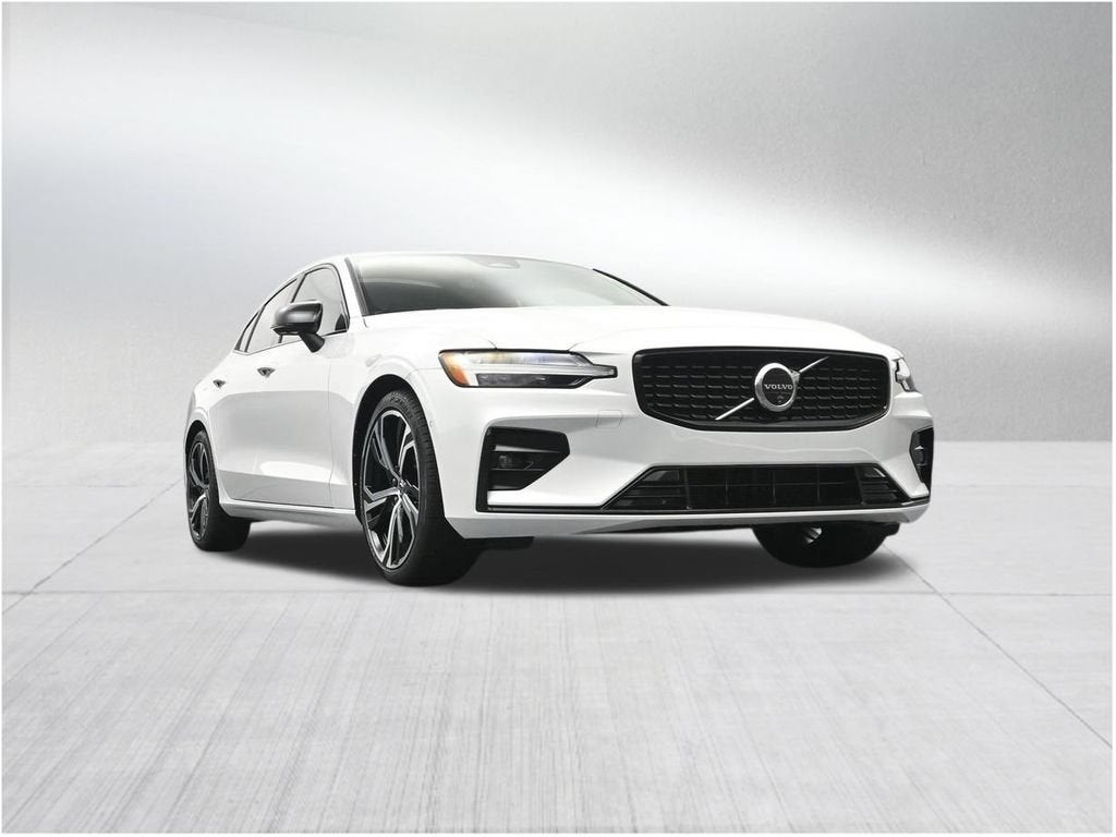2024 Volvo S60 Plus Dark Theme