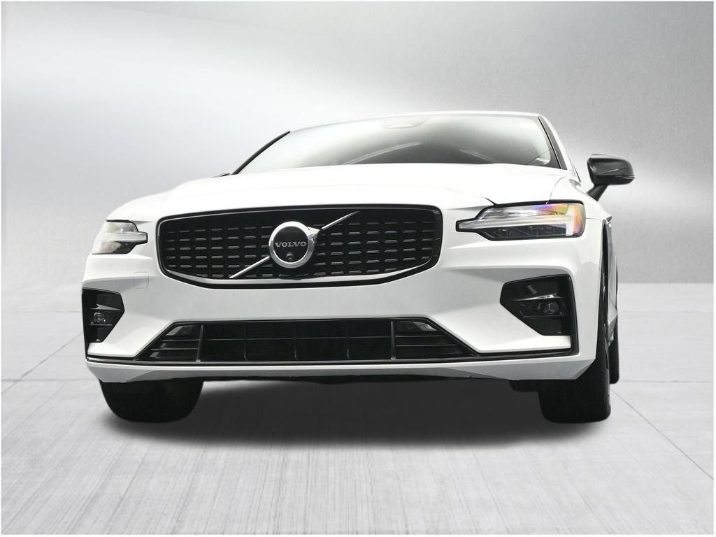 2024 Volvo S60 Plus Dark Theme