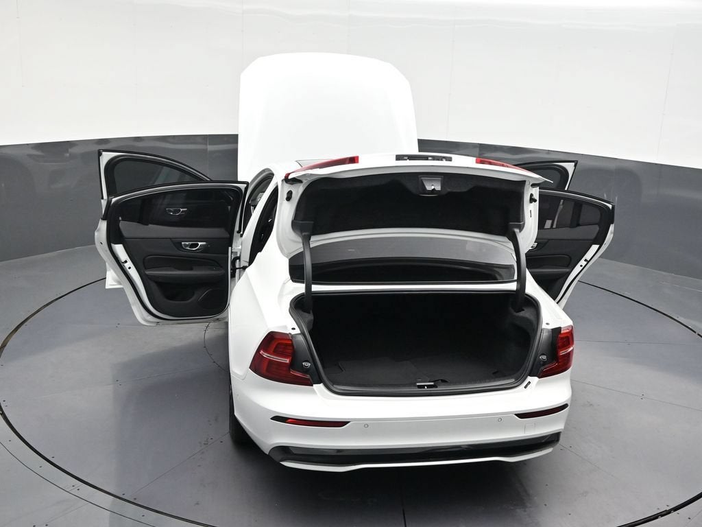 2024 Volvo S60 Plus Dark Theme